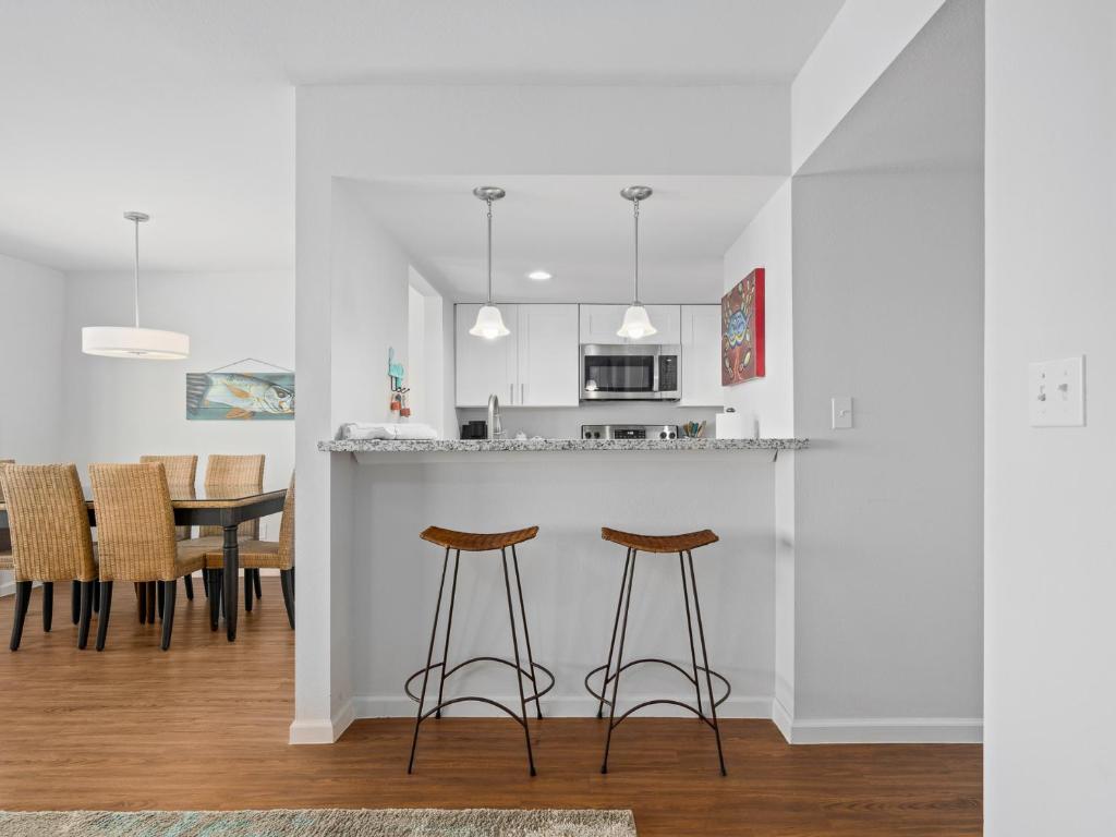 Bay Breeze Bungalow photo 4