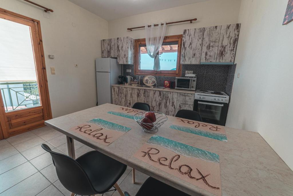 Pelion Charming Cottage, Panoramic Seaview Retreat photo 4