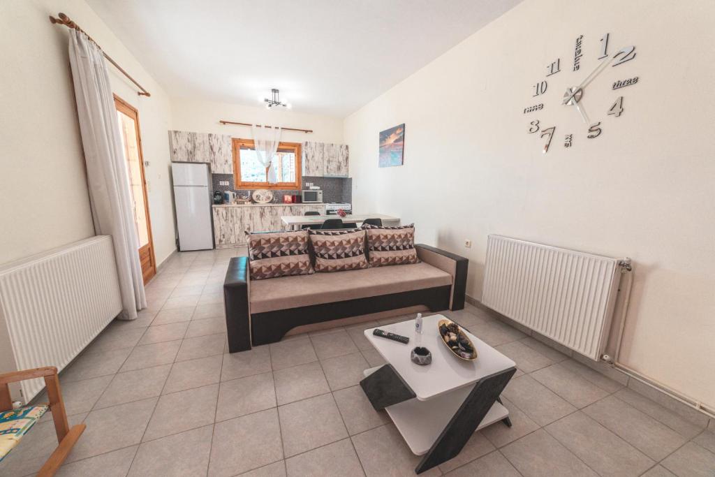 Pelion Charming Cottage, Panoramic Seaview Retreat photo 3