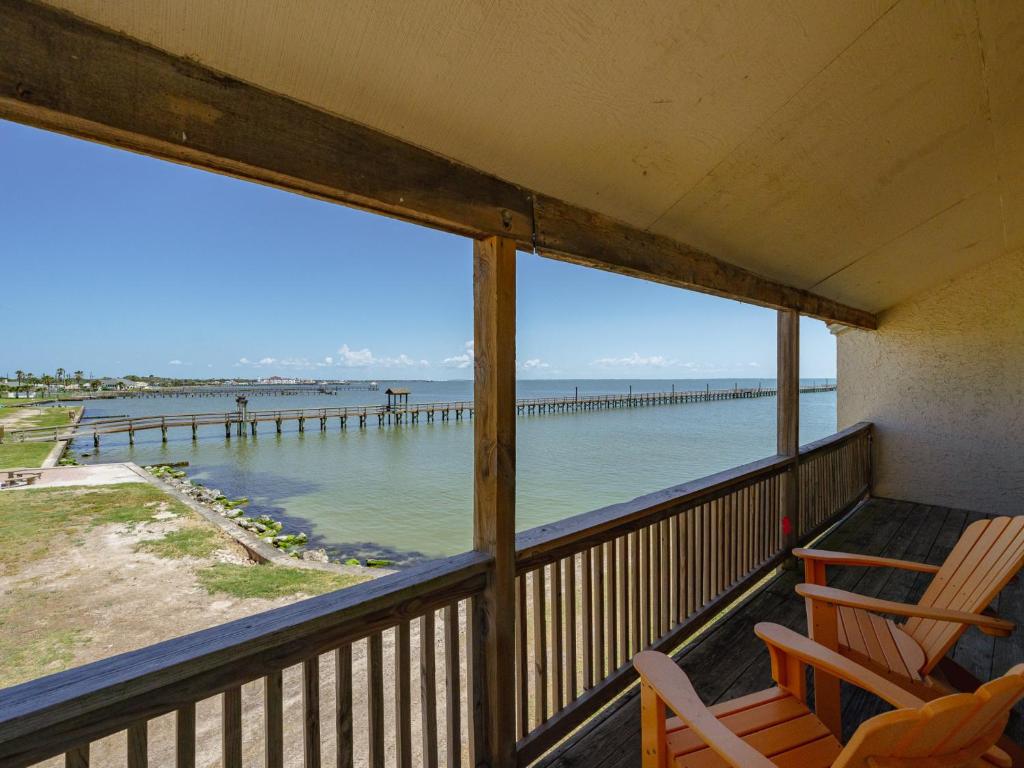 Bay Breeze Bungalow
