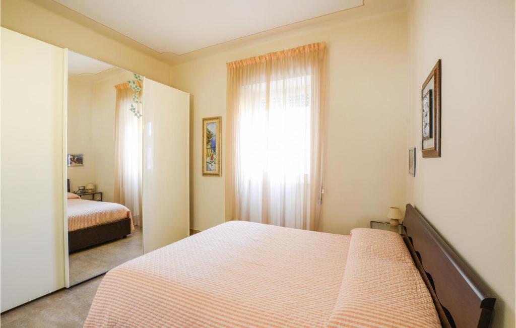 Beautiful Apartment In Viareggio With 3 Bedrooms And Wifi photo 2
