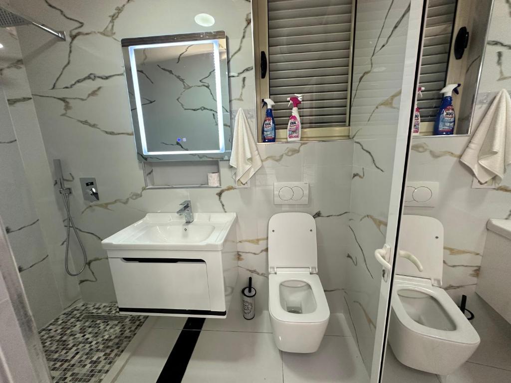 ESTO's Apartament near Tirana Airport 1 - Self CheckIN -Netflix - FREE Parking photo 4