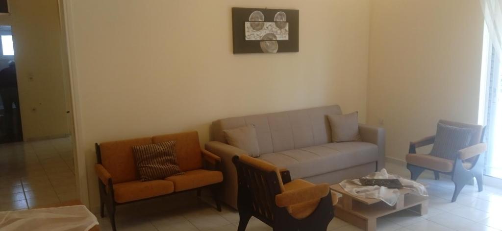 Nephiria's Apt 3 in Kamari! photo 4