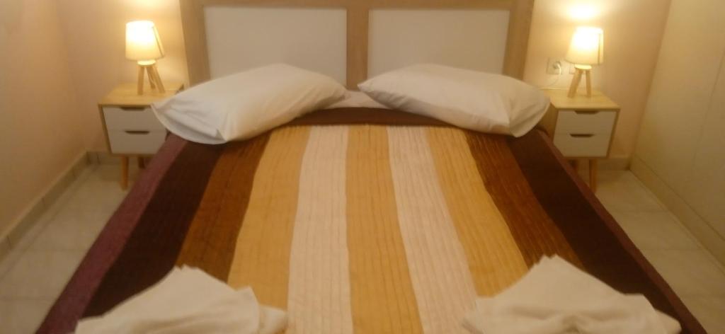 Nephiria's Apt 3 in Kamari! photo 3