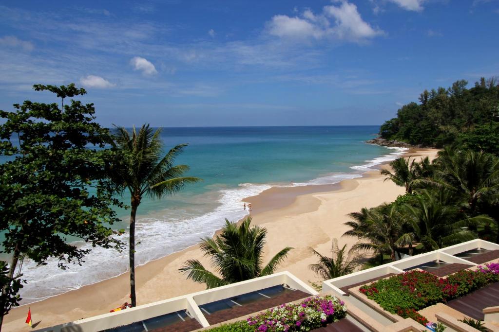 Сьюит (Люкс с 2 спальнями и прямым выходом к пляжу), Andaman White Beach Resort