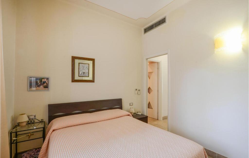 Beautiful Apartment In Viareggio With 3 Bedrooms And Wifi photo 4