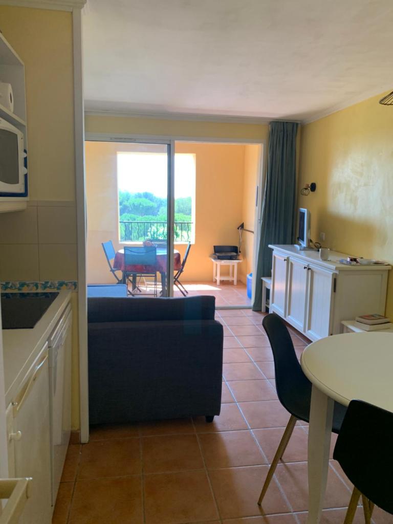 Appartement et Parc aquatique Juillet et Août Domaine du Golf de Pont Royal en Provence