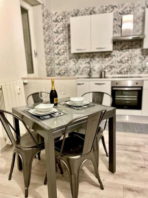 BILOCALE CONFINE LOANO-BORGHETTO 250mt dal mare photo 4
