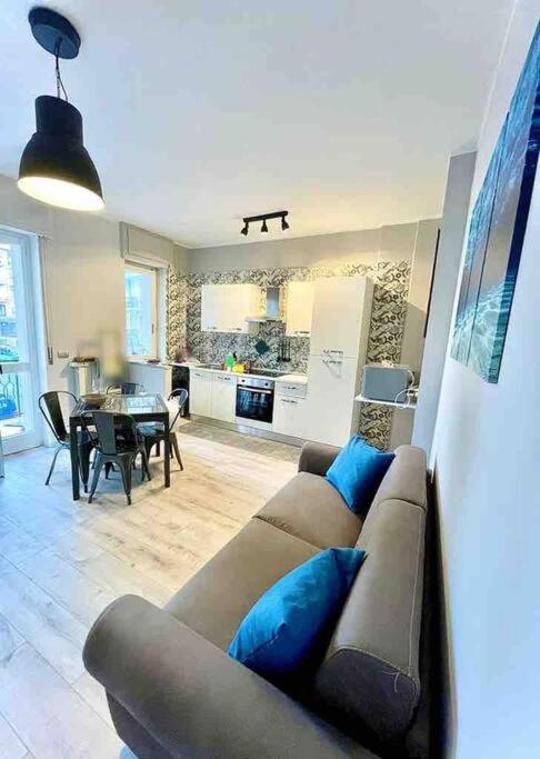 BILOCALE CONFINE LOANO-BORGHETTO 250mt dal mare photo 3