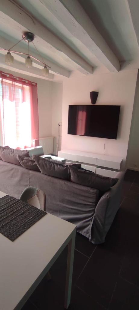 AUBIGNY appartement centre ville 1e étage photo 1