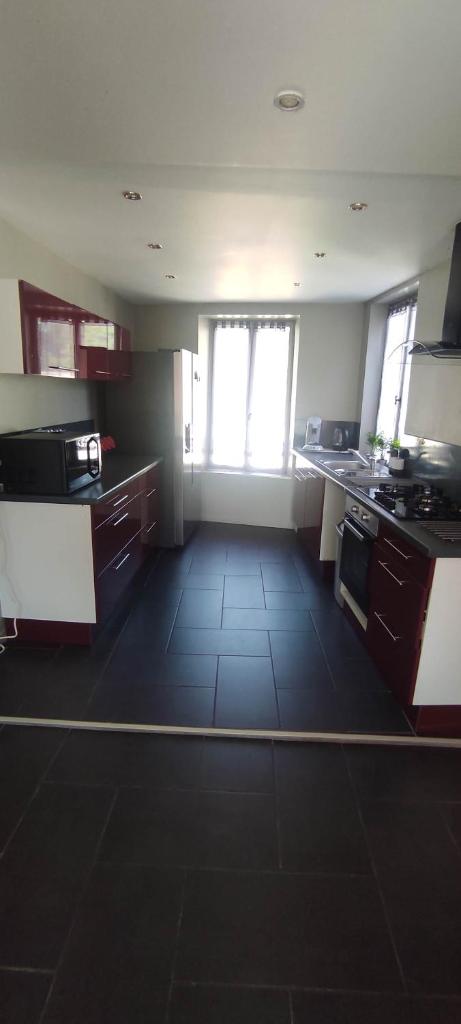 AUBIGNY appartement centre ville 1e étage photo 3