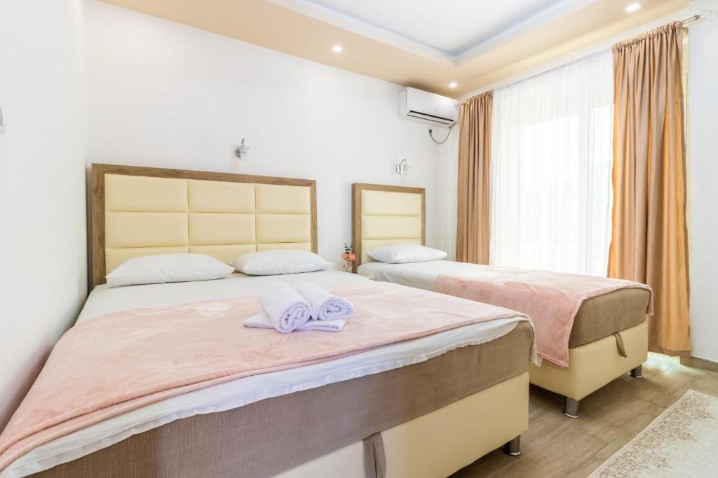 Golden House Apartments photo 4