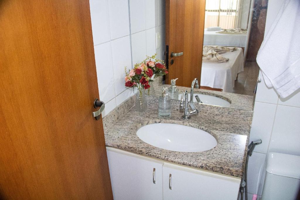 Casa completa com 2 vagas de garagem photo 2