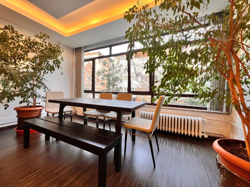 A Luxury Apt 170 m2 3 Bedroom 2 Bathroom at Bestekar Avenue at the heart of Ankara photo 1