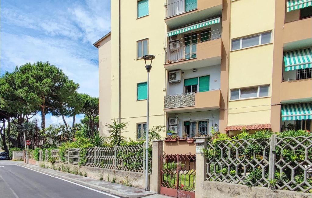 Beautiful Apartment In Viareggio With 3 Bedrooms And Wifi