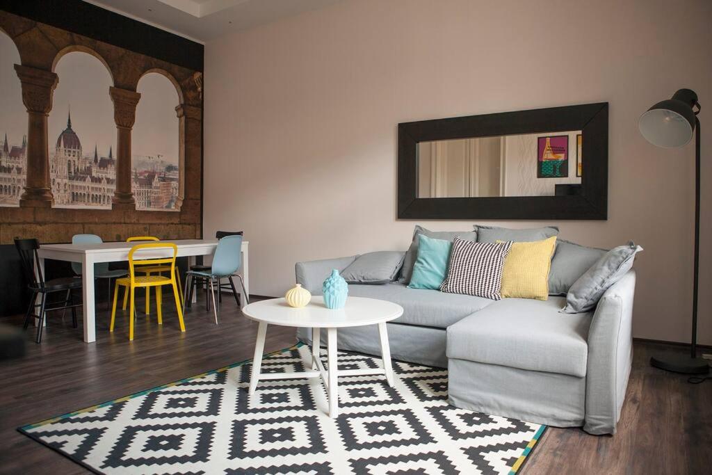 Voros downtown apartment with FREE parking - Tap to explore photos