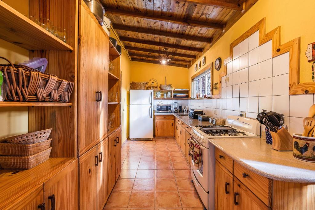 Splendid Arroyo Frio 4BR Rustic Villa photo 2