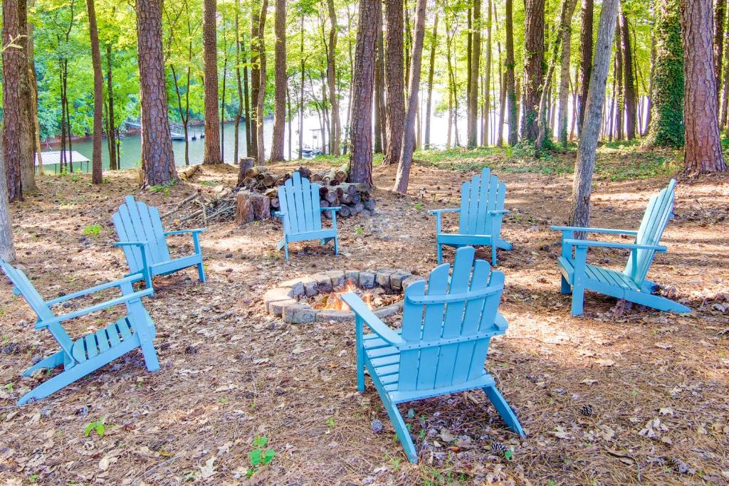 Anderson Lakefront Vacation Rental with Boat Dock! photo 1