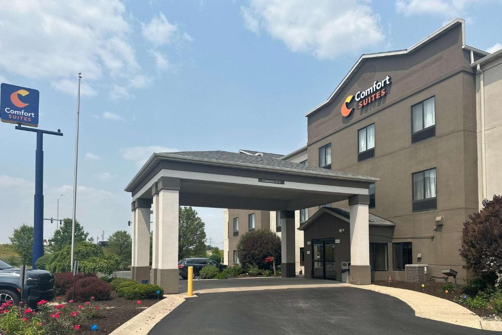 Comfort Suites North image