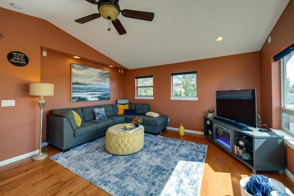 Waterfront Birch Bay Rental - Walk to Beach! photo 4
