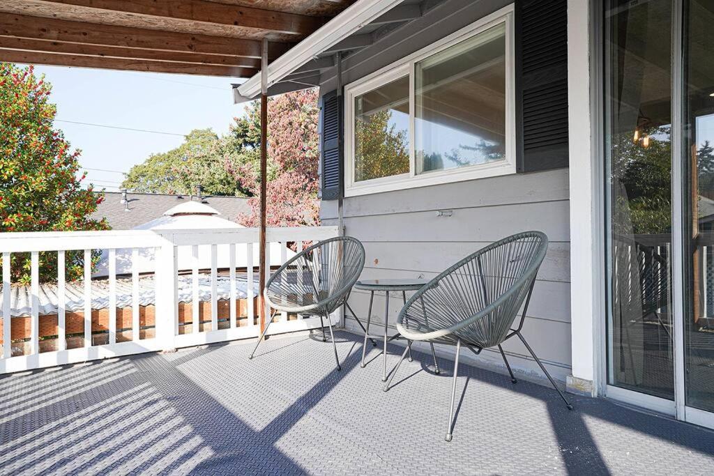 Spacious 4BR Home - 5 min to SeaTac Airport photo 4