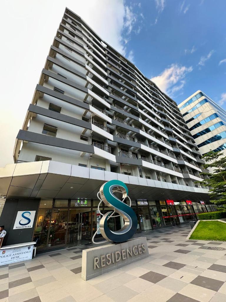 S Residences Tower 3 MOA Luxe Staycation by C, Metro Manila