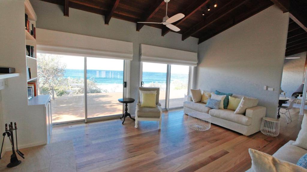 The view Impressive beachfront home Bermagui photo 4