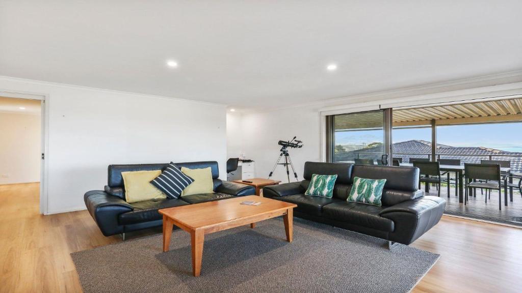 Mumbulla House 22A Mumbulla Street- Large home with linen photo 1