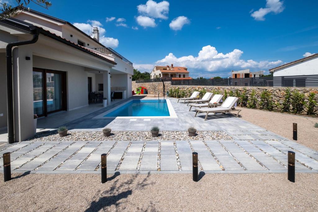 Holiday house JEWEL with private pool photo 1