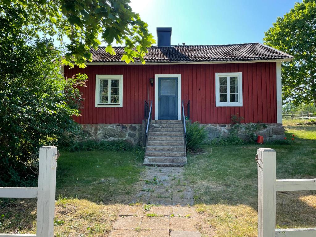 Cottage with beautiful nature, open landscape, forest and lakes I X I Stuga med fin natur, öppna landskap, skog och sjöar photo 2