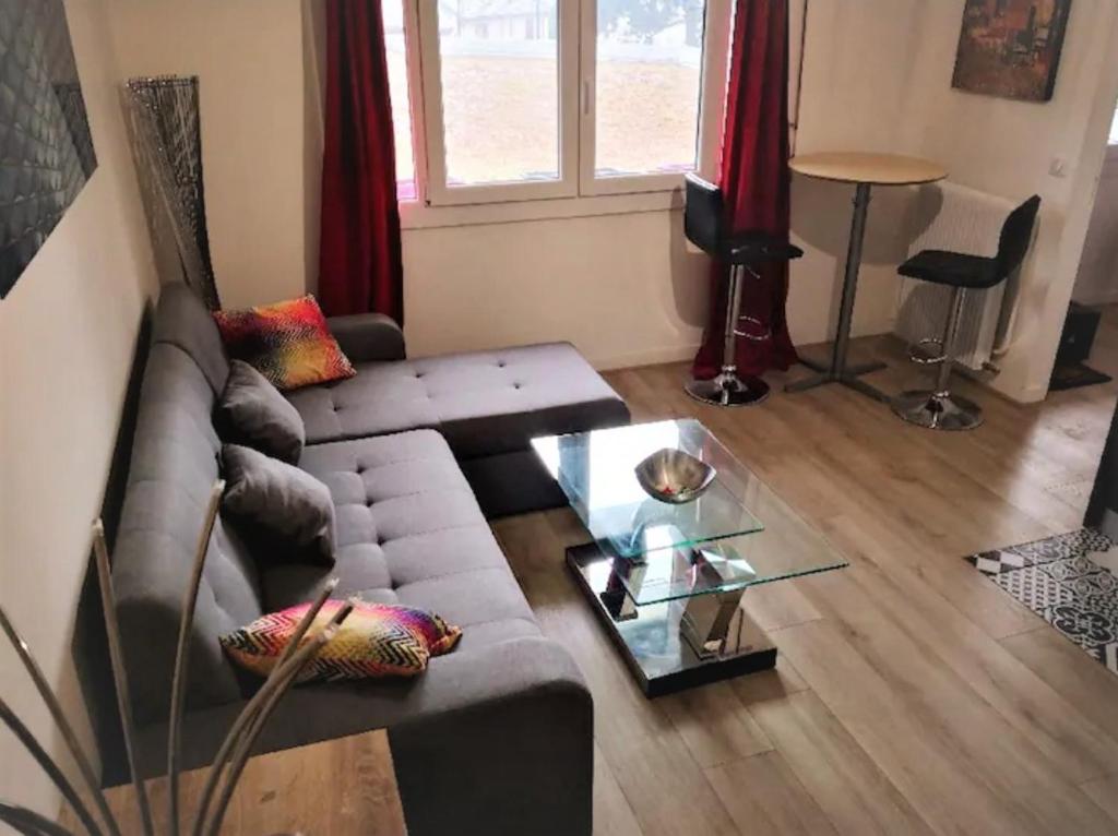 CHARMANT & PRATIQUE, 2 Pièces/4 Pers à 15 min de Paris et Versailles
