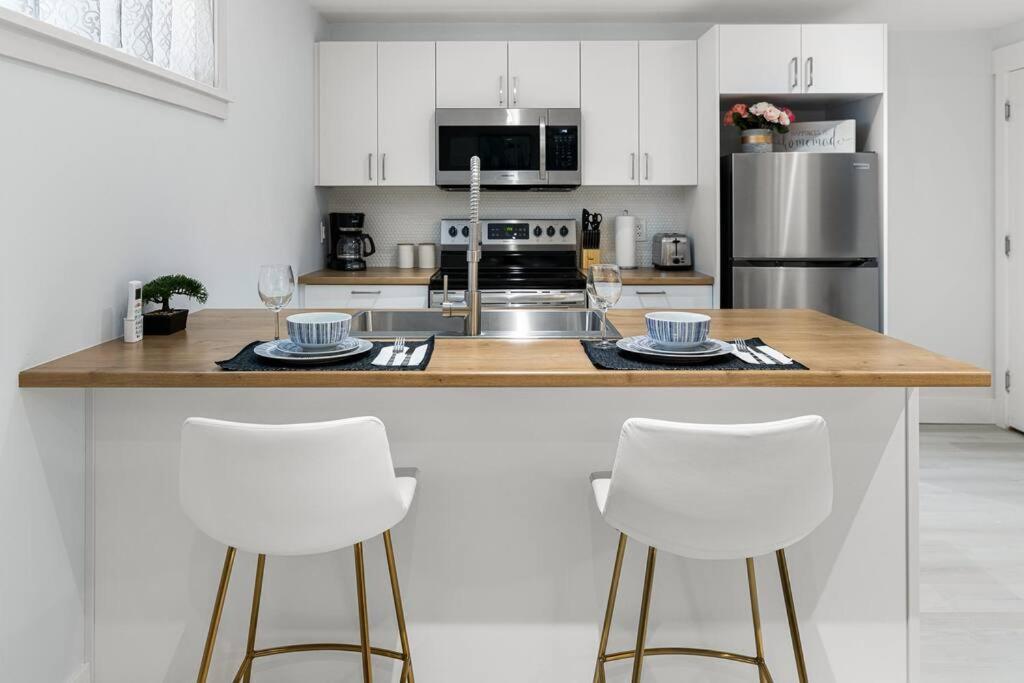 Beautiful 1 bedroom apartment - private entrance photo 4