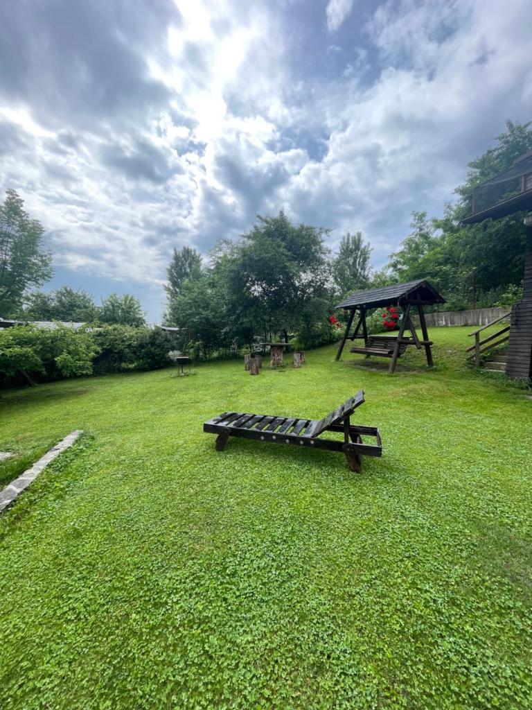 Locuința extraodinară cu șemineu ,grădina , foișor photo 3