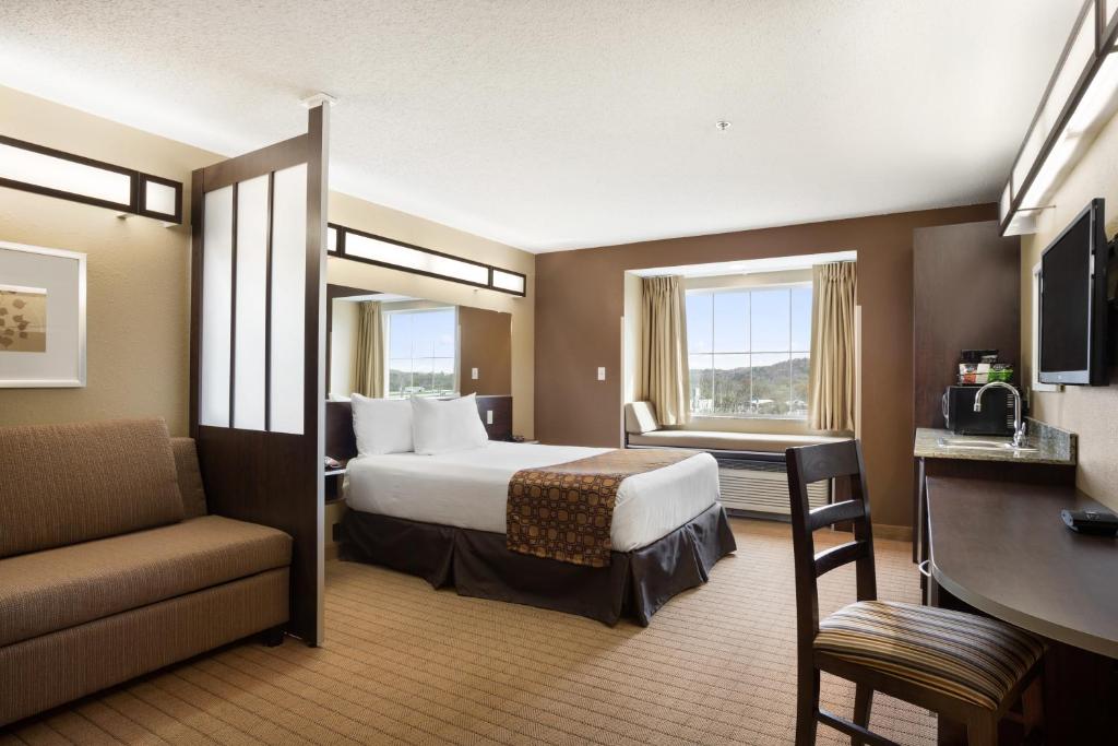 Microtel Inn & Suites by Wyndham Cambridge photo 2