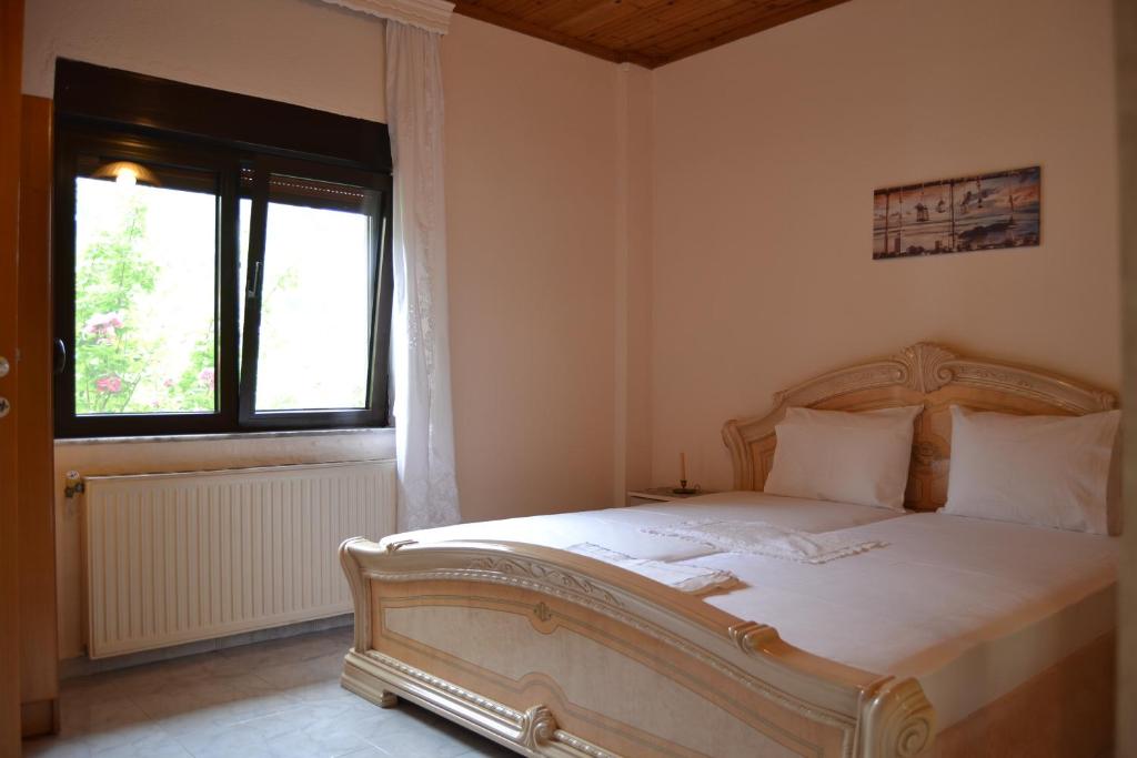 Lazatka flat in capital Chora photo 2