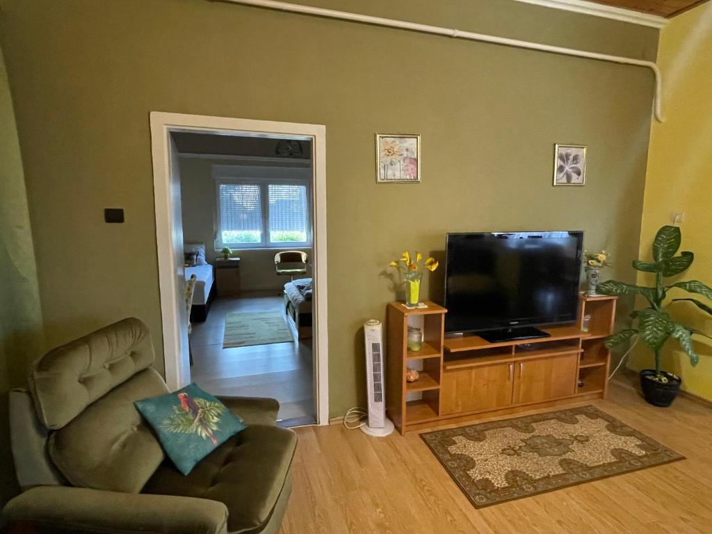 Ravasz Apartman photo 1
