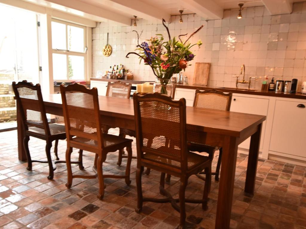Quaint Holiday Home in Harlingen near Beach photo 1