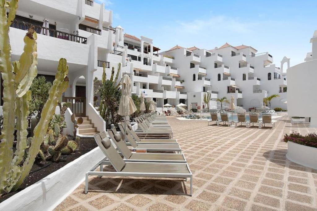 Luxury Penthouse Sea View Jacuzzy & pool wiffi free photo 2