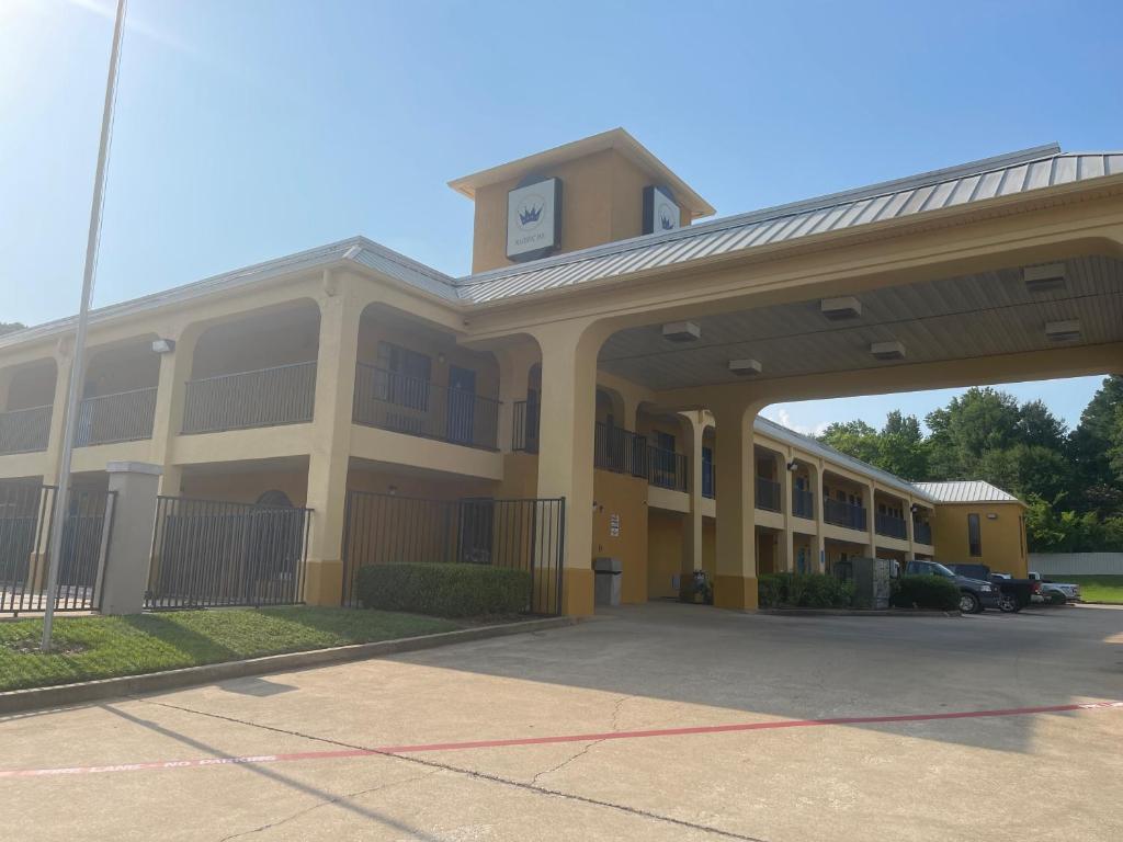 Majestic Inn image