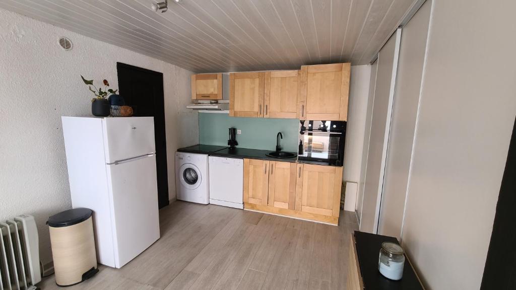 Appartement en résidence avec parking photo 4