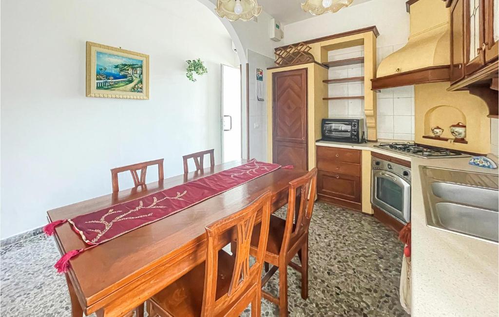 Awesome Apartment In Ginosa With Wifi And 2 Bedrooms photo 4