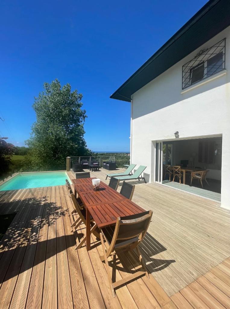 Maison la Corniche Basque avec piscine et vue océan photo 2