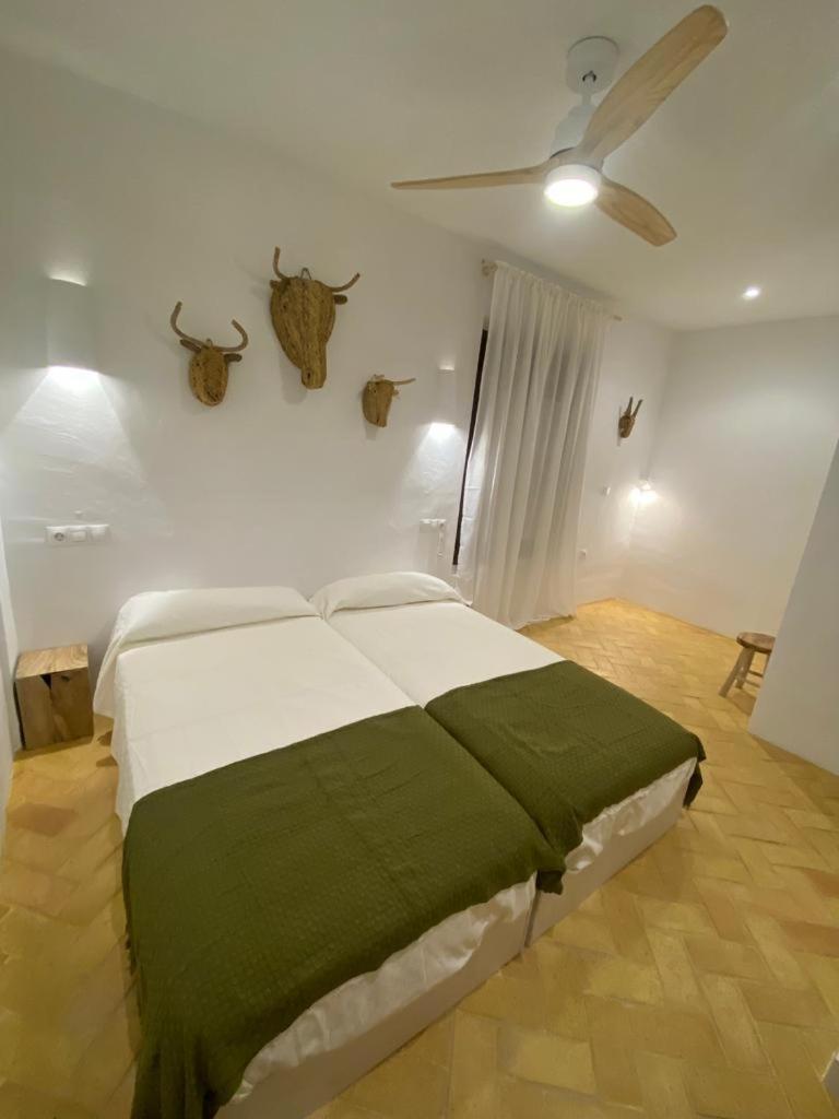 Doñana Suite Casa-Hotel - Tap to explore photos
