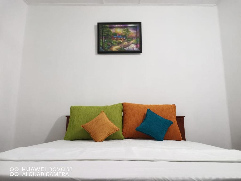 Bee Cottage Negombo photo 3