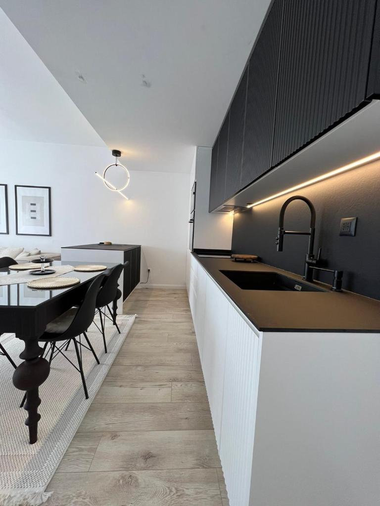 Modern, City/Industrial Style photo 1