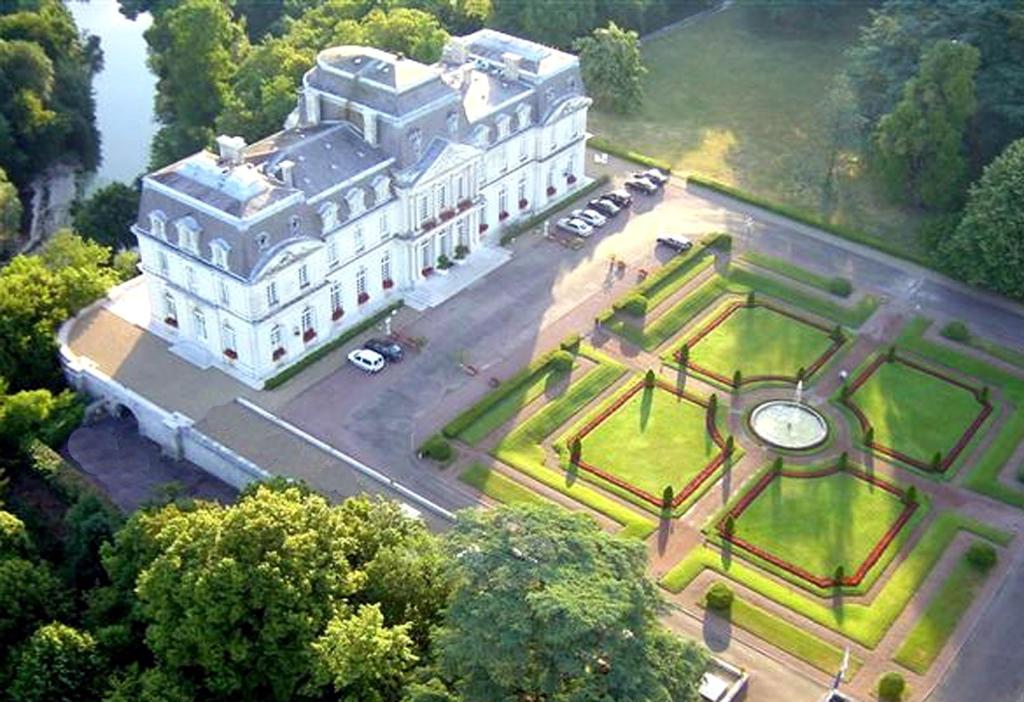 Château D'artigny photo 1