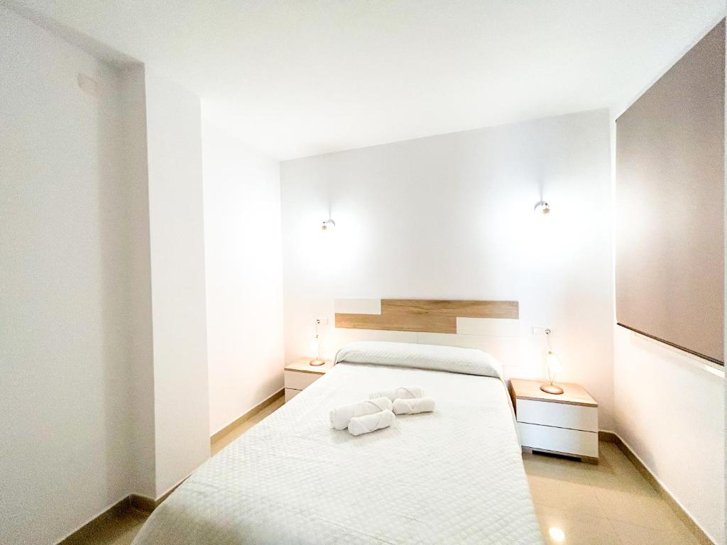 Apartment on the 1st line of the Sabinillas beach with sea views photo 4