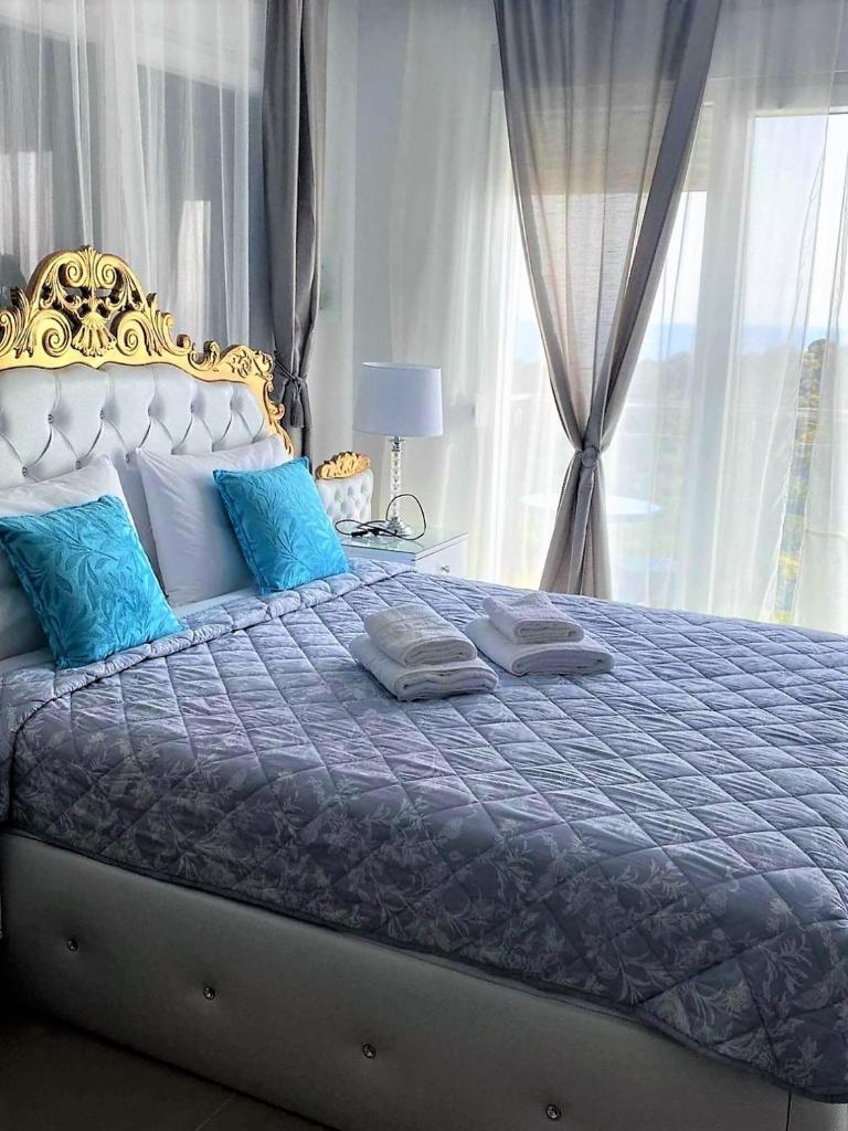 Chrystal Boutique Suite