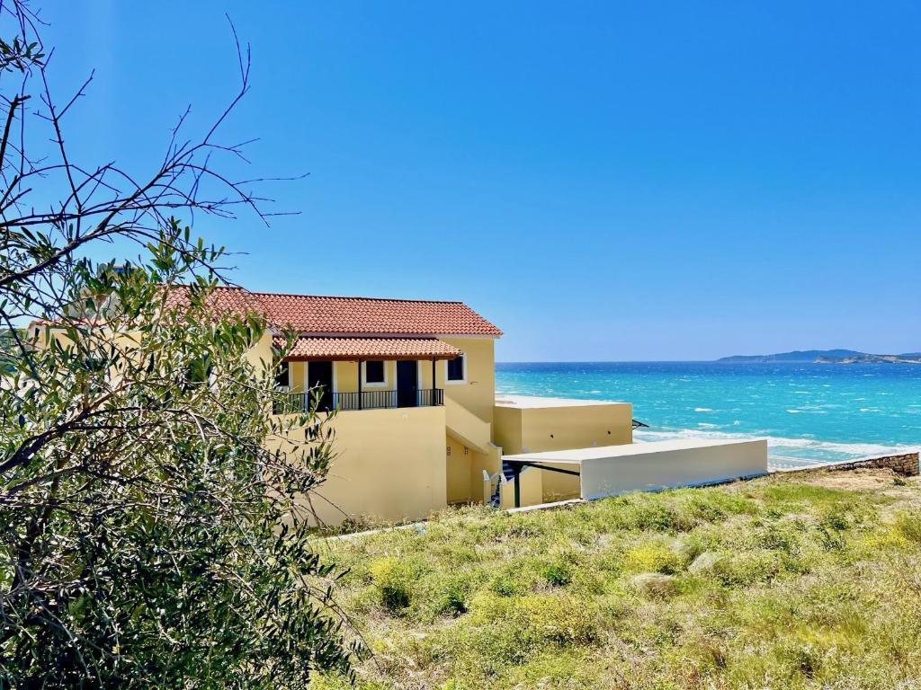 Beachfront Villa Bellevue by DadoVillas photo 2