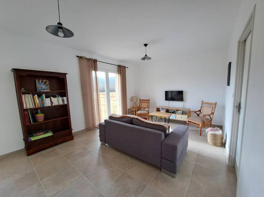Petite maison au calme, à l'orée du bois photo 1